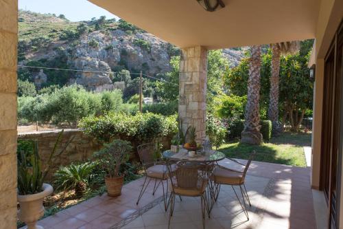 Heraklion Comfy House with Mountain View