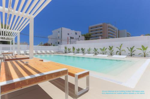 Bazén v ubytování Sunrise Suites nebo v jeho okolí