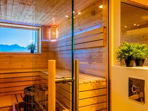 ポロニンにあるMajerczyk House domki z sauną i jacuzziのギャラリーの写真