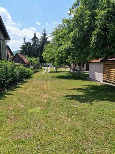 Jardín al aire libre en Apartments Šćepanović