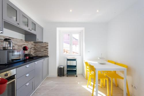 FLH Ajuda Modern Apartment