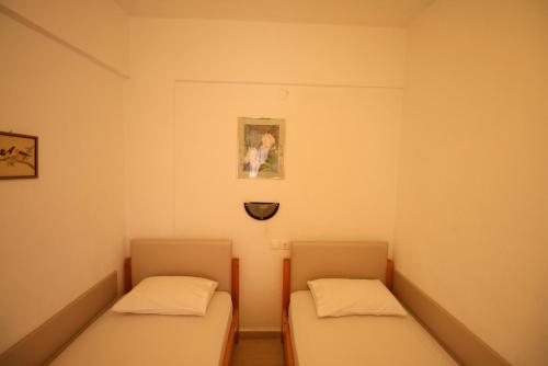 Gambar di galeri bagi SARTI CENTER studios di Sarti