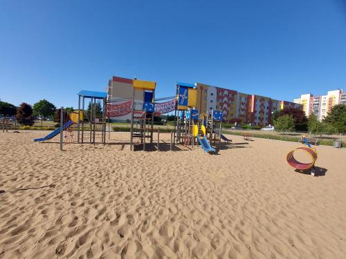 Area giochi per bambini di Wygodny Przestronny Apartament Janowskie Błonia Rumia