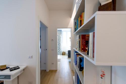 Knihovna v apartmánu