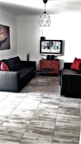 SUMMER NOVALJA Spacious Holiday Home with Private Garden, BBQ & 2 Parking Spaces