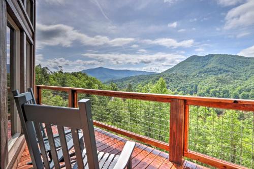 Mountain Dew Cabin with Hot Tub and Mtn Views!