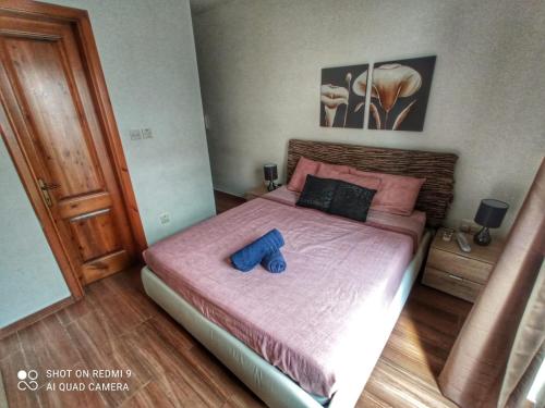 Cama o camas de una habitación en Town House with Private Pool in Village Centre