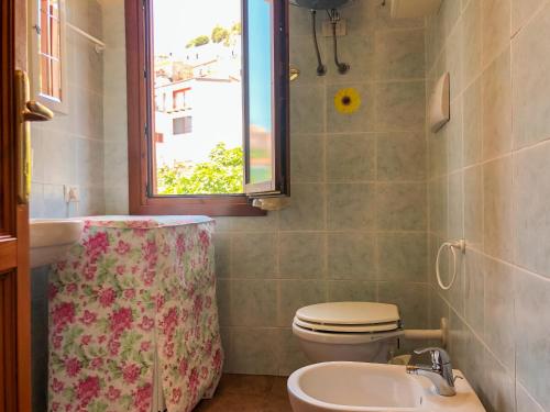 Ένα μπάνιο στο Appartamento vista mare Coghe Fae - Ammentos Posada