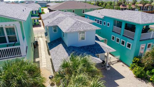 an aerial view of a row of houses at Popsicles and Flip Flops VW8 in Port Aransas