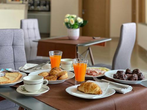 Možnosti raňajok pre hostí v ubytovaní Karpignàna Hotel