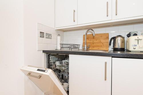 Central London Apartment - Great Location photo 26