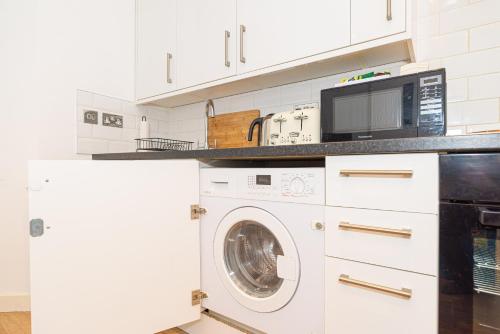 Central London Apartment - Great Location photo 27
