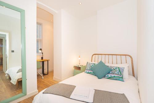 Central London Apartment - Great Location photo 24