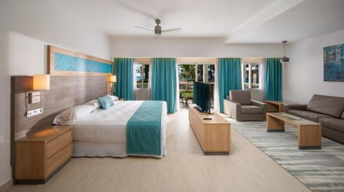 Gallery image of Riu Palace Tropical Bay - All Inclusive in Negril