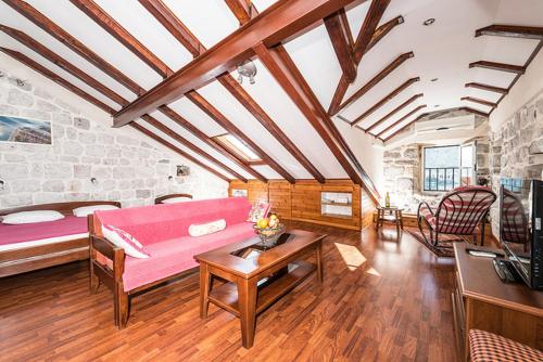 Gallery image of Guest House Dragutinovic in Perast