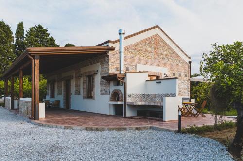 Το κτήριο όπου στεγάζεται  το bed & breakfast