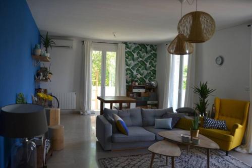 Photo de la galerie de l'établissement Appartement lumineux et calme avec terrasse, à Avignon