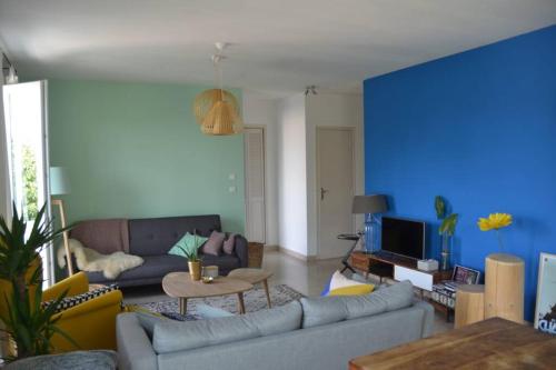 Photo de la galerie de l'établissement Appartement lumineux et calme avec terrasse, à Avignon