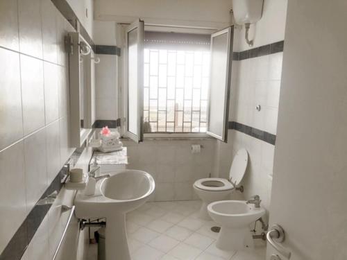 Koupelna v ubytování Seafront apartment 2 in Villa near Rome