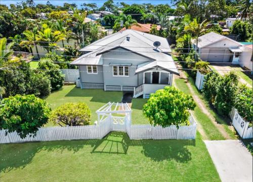 Taman di luar Urangan Family Friendly home with views, wifi, wine
