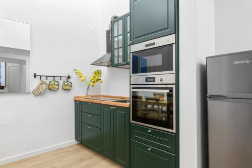 GuestHost - I Renai - Ponte delle Grazie Modern Apartment