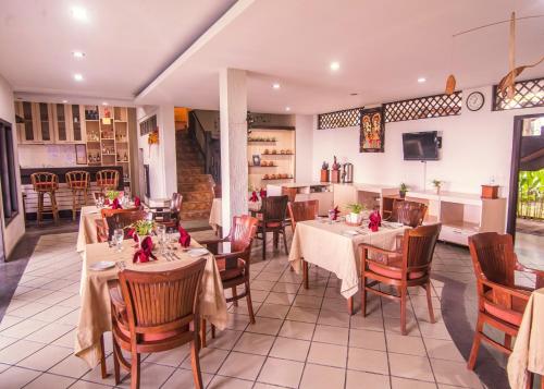 Restaurace v ubytování Nugraha Lovina Seaview Resort & Spa