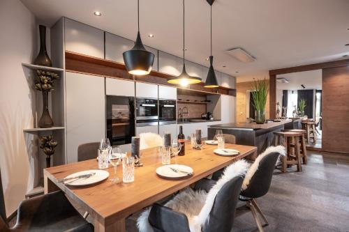 Mountain Chalet Top 8 by Apartment Managers – Photos 3