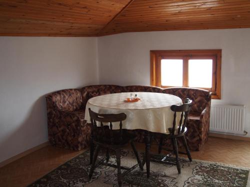 Dining area sa guest house