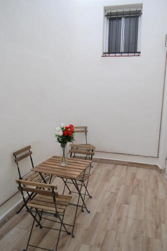 Impressive 1 bed Apartment with a stunning bathroom and Terrace CB4EV