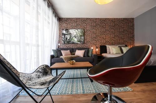 A seating area at Nice and modern studio in the heart of Annecy