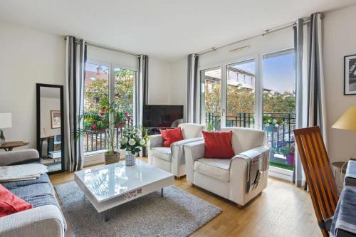 Character flat with terrace close to Eiffel Tower in Paris - Welkeys, Paris, Franţa