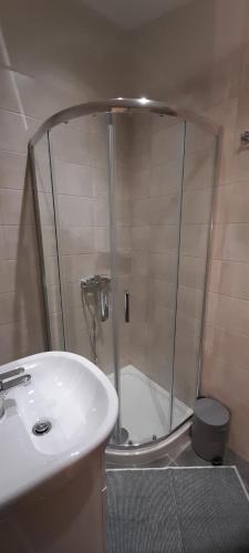 Ένα μπάνιο στο Helen's little villa