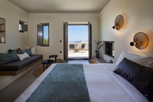 Gallery image of Halcyon Days Suites in Pirgos