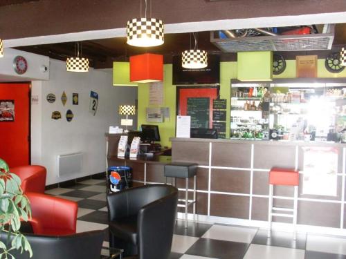 Restaurace v ubytování Enzo Hotels Vierzon by Kyriad Direct