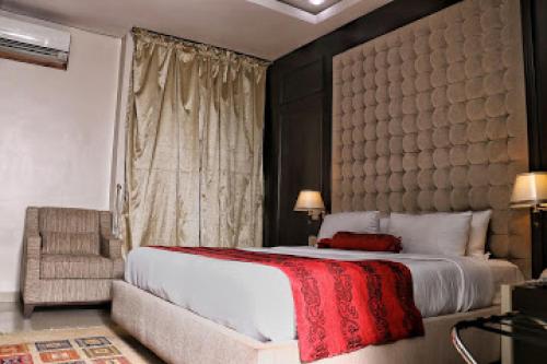 Gallery image of Room in Apartment - Best Westerln Plus Deluxe Suite in Ibadan