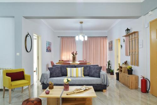 Aristea's Apartment 2nd Floor