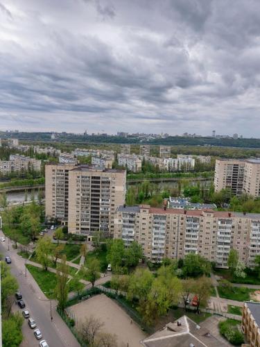 Imagen de la galería de Студія з неймовірним краєвидом біля м Лівобережна, en Kiev