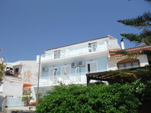 Το κτήριο όπου στεγάζεται  το διαμέρισμα