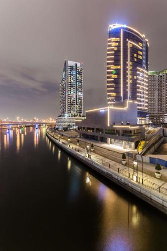 Vue générale sur Dubaï ou vue de la ville depuis l'hôtel