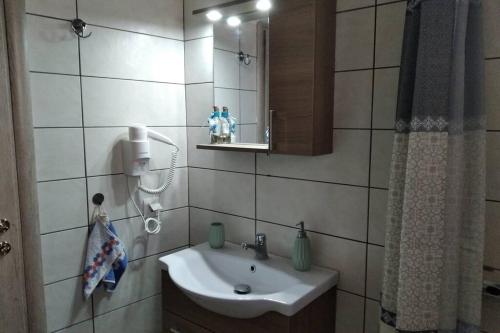 Koupelna v ubytování Ευχάριστο σπίτι στην χώρα Κύθνου