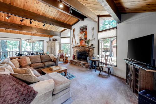 Cozy Carnelian Bay Cabin