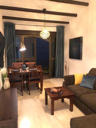 Panoramic Sea Views Apartment
