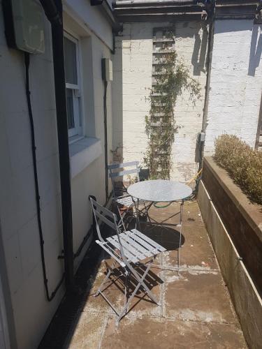 Lovely Large Garden Flat – Photos 3
