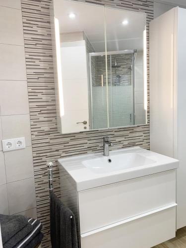 Appartement in erster Linie mit Meerblick