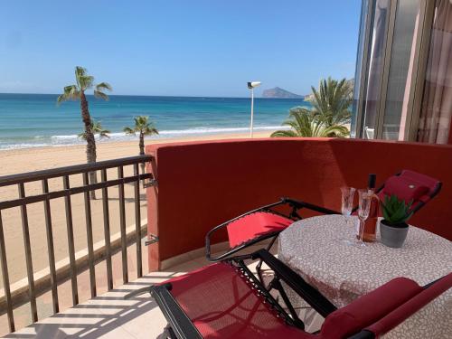 Appartement in erster Linie mit Meerblick