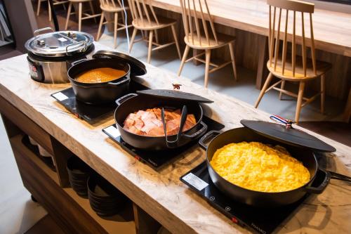 Jídlo v hotelu nebo okolí