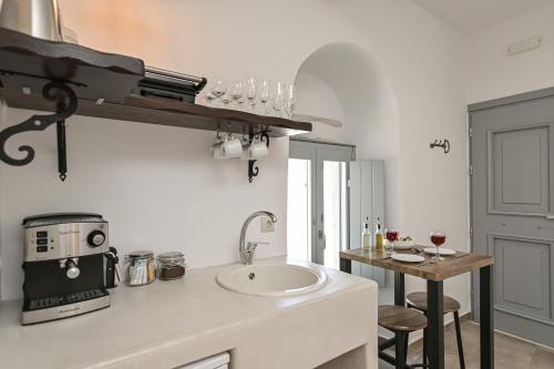 Gallery image of Venetian Suites II in Naxos Chora