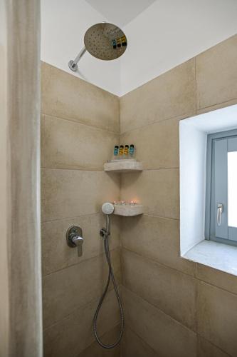 Un baño de Venetian Suites II