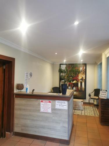 Lobi atau kawasan kaunter penerimaan di Sun Deck Lodge