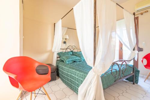 Posteľ alebo postele v izbe v ubytovaní Marilyn Boutique Apartment near Sandy Beach